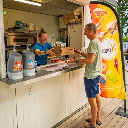 Campsite Zecamping Chiens Acceptes Espace Aquatique Et Bar